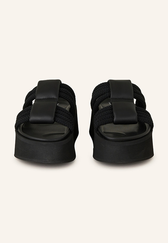 100154965813000_2_1709728216123_11zon