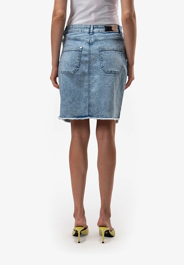 1756008716_20_06_11zon