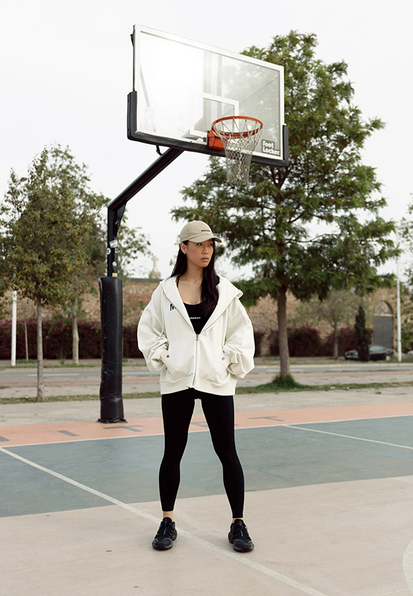 0A0A6831_2333x_11zon