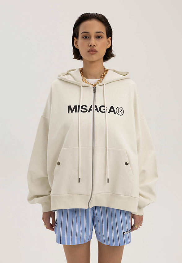 HN3A9255_2333x_11zon